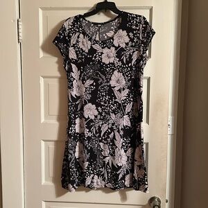 Tiana B. Black/white floral dress size PXL excellent condition worn a few times